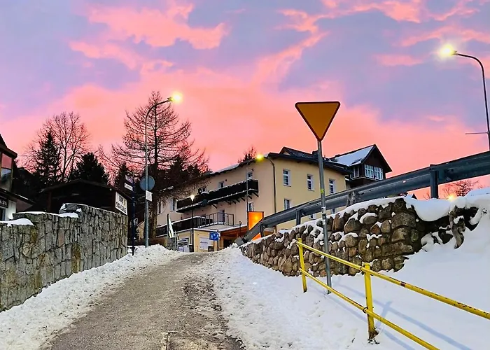 Weranda Sniezka Klimatyczne Mieszkanie Z Widokiem Na Sniezke 10 Minut Do Wyciagow I Swiatyni Wang, Parking W Cenie
